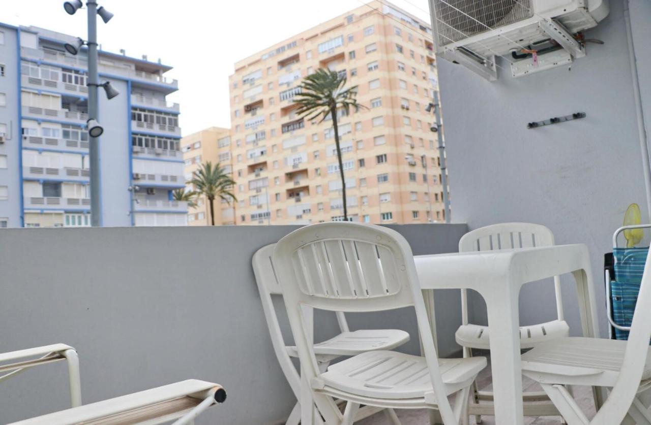 Apartamento Madrid Кадис Екстериор снимка